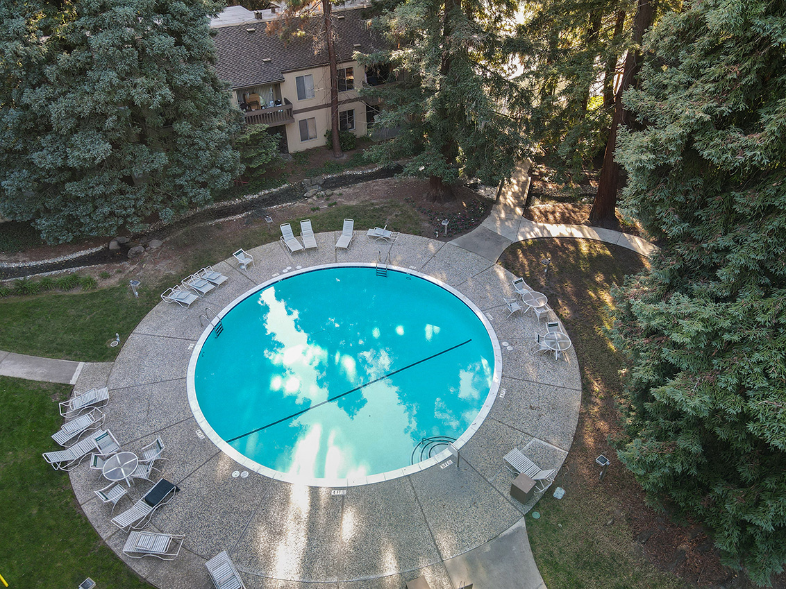 Aerial Pool  picture - 505 Cypress Point Dr 45, Mountain View 94043