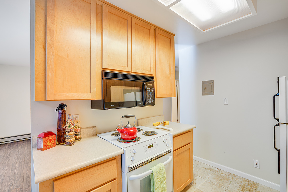 Kitchen (B) picture - 505 Cypress Point Dr 45, Mountain View 94043