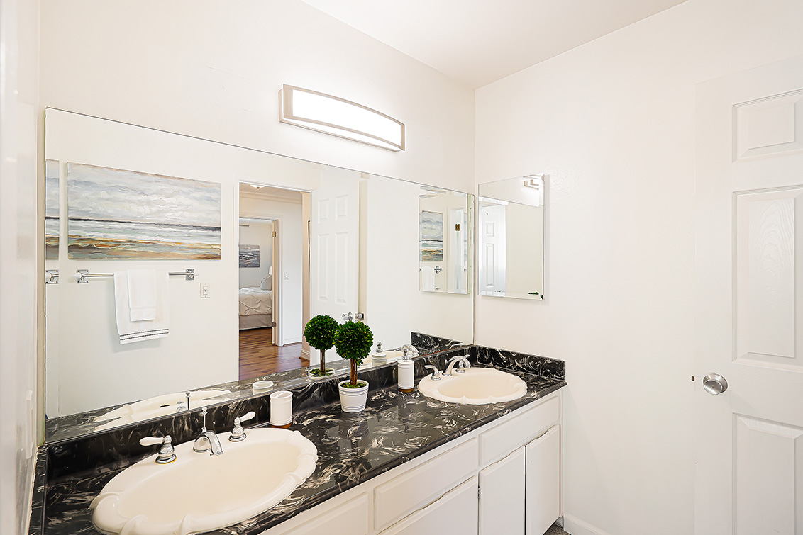 Bathroom 2 (B) picture - 4397 Stone Canyon Dr, San Jose 95136