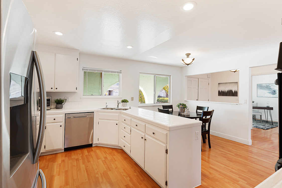 Kitchen (A) picture - 4397 Stone Canyon Dr, San Jose 95136