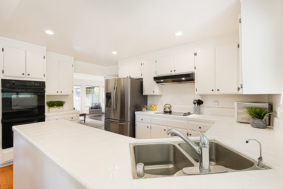 Kitchen (C) picture - 4397 Stone Canyon Dr, San Jose 95136
