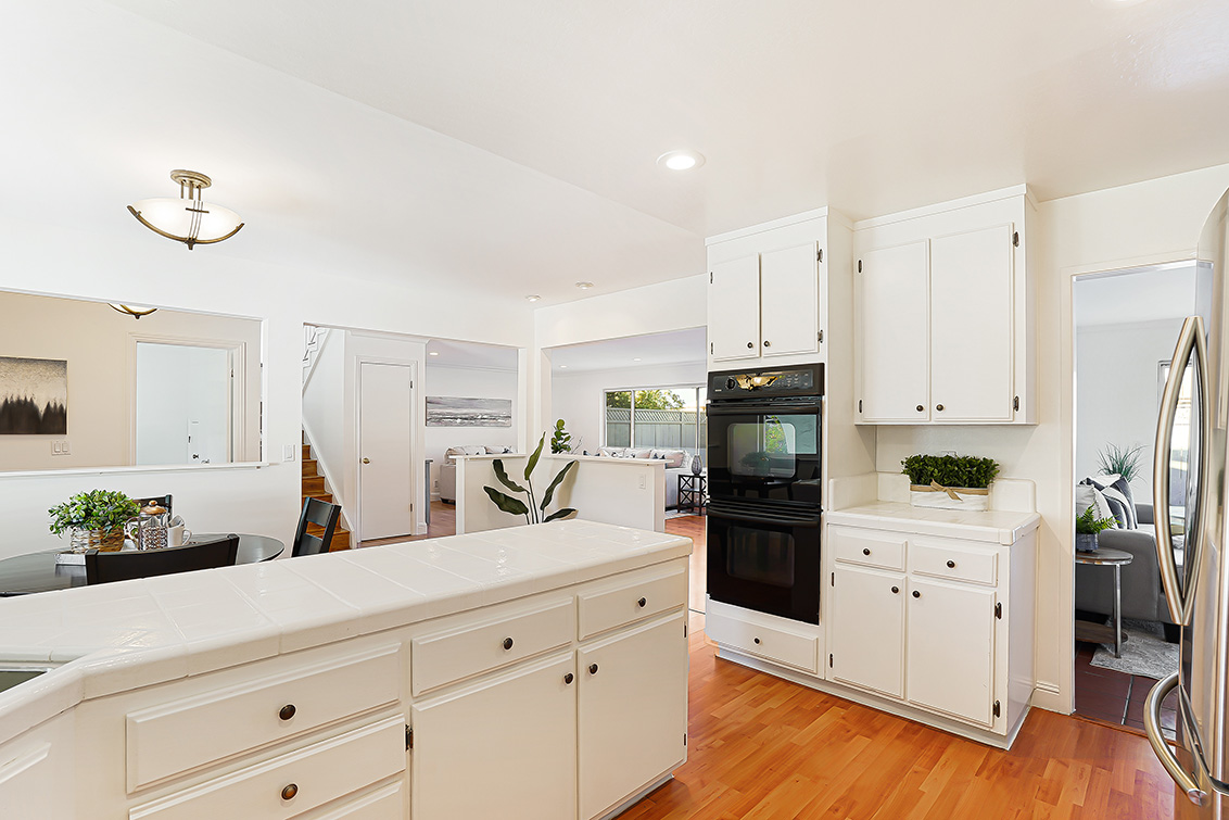 Kitchen (D) picture - 4397 Stone Canyon Dr, San Jose 95136