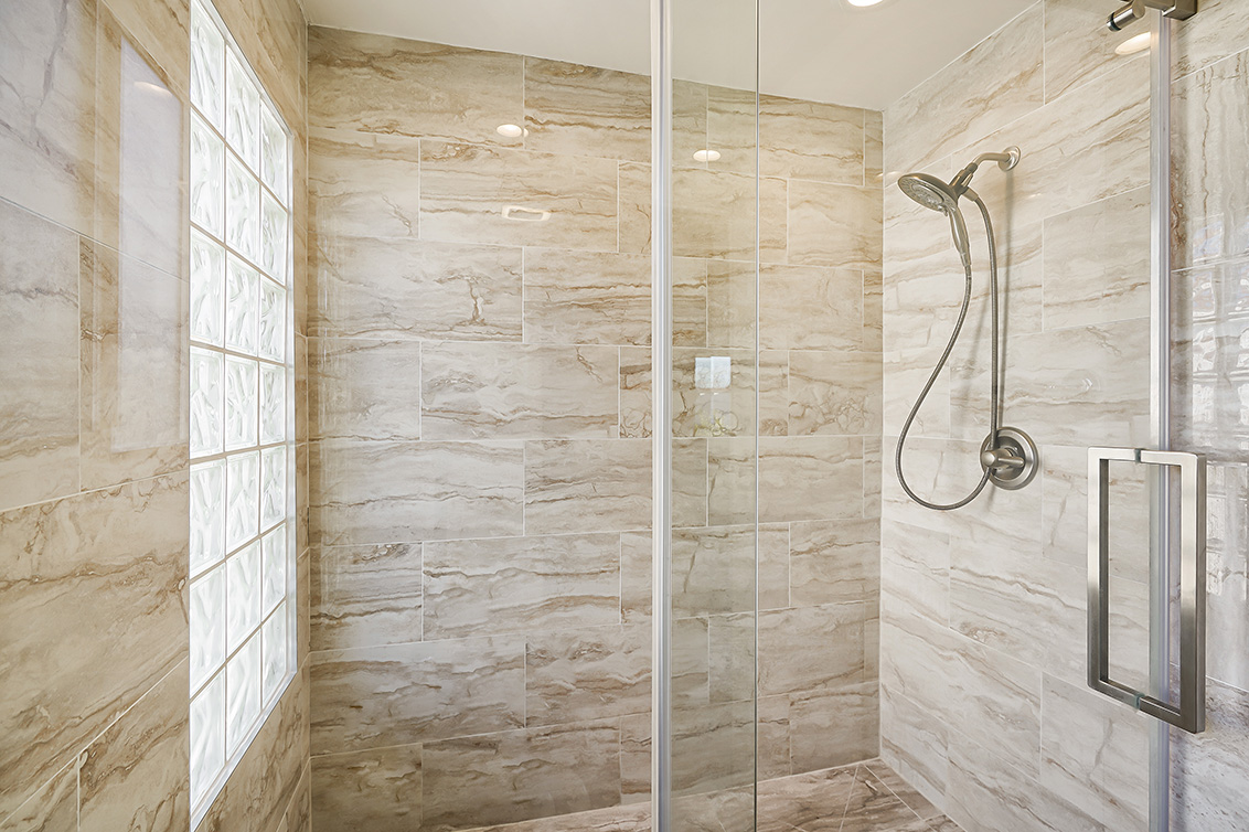Master Bath (D) picture - 4397 Stone Canyon Dr, San Jose 95136