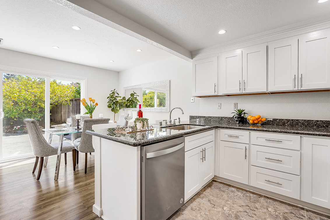 Breakfast Bar (B) picture - 756 Creekland Cir, San Jose 95133