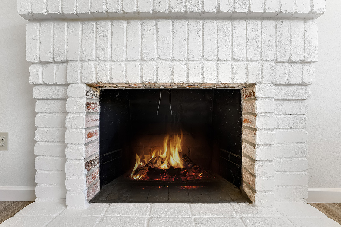 Fireplace (A) picture - 756 Creekland Cir, San Jose 95133