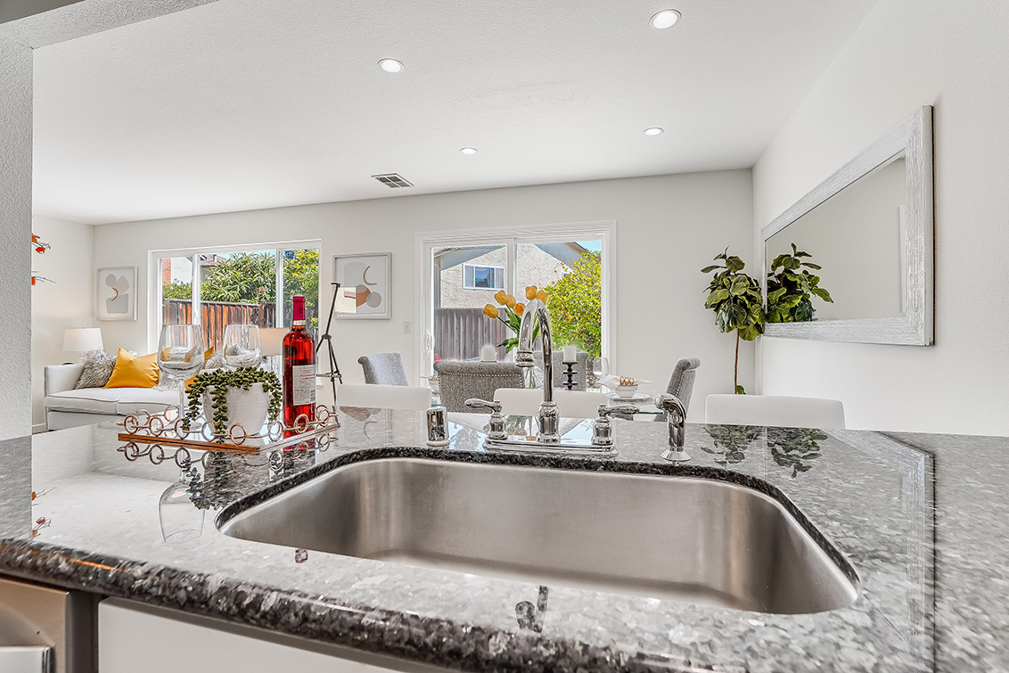Kitchen Sink (A) picture - 756 Creekland Cir, San Jose 95133
