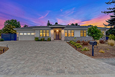 686 Spargur Dr, Los Altos