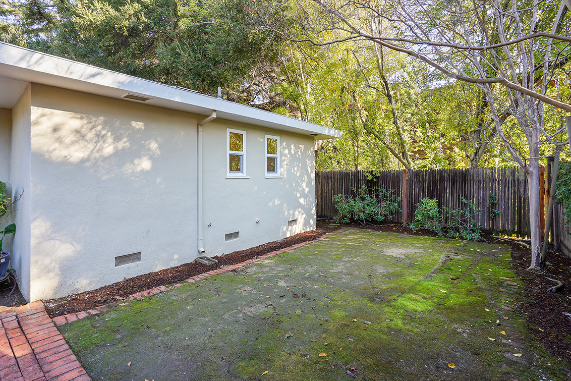 Backyard (B) Picture - 1260 University Ave, Palo Alto 94301 Backyard (B) picture - 1260 University Ave, Palo Alto 94301