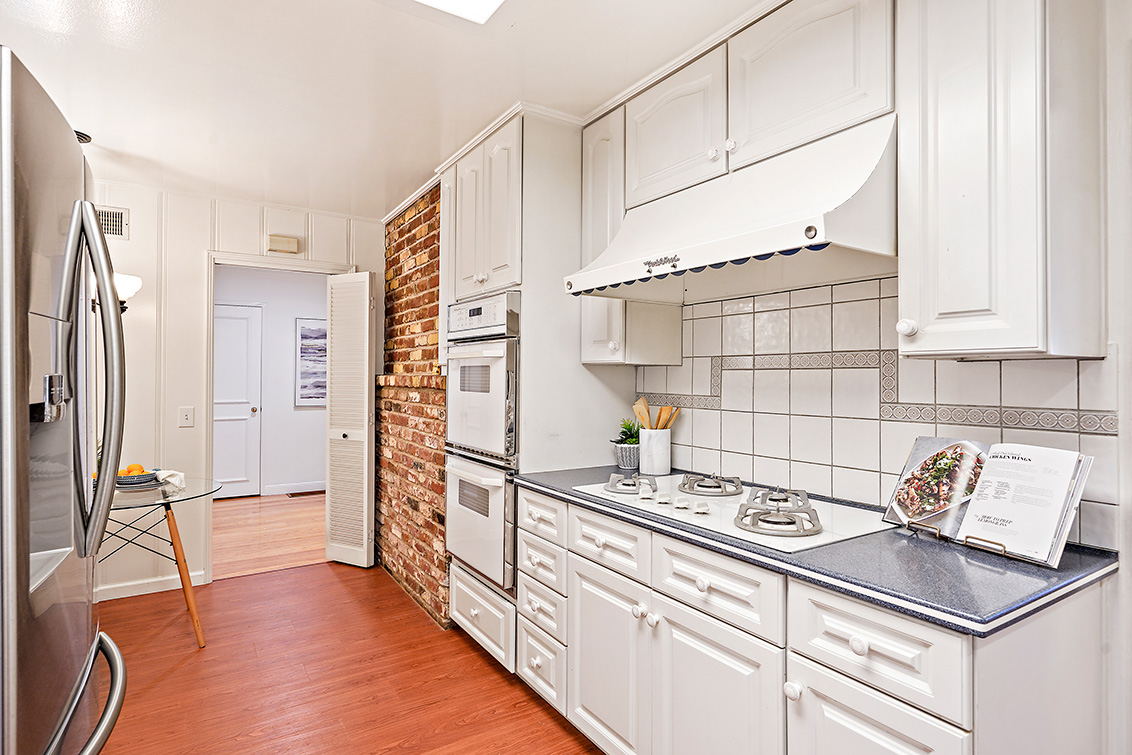 Kitchen (C) Picture - 1260 University Ave, Palo Alto 94301 Kitchen (C) picture - 1260 University Ave, Palo Alto 94301