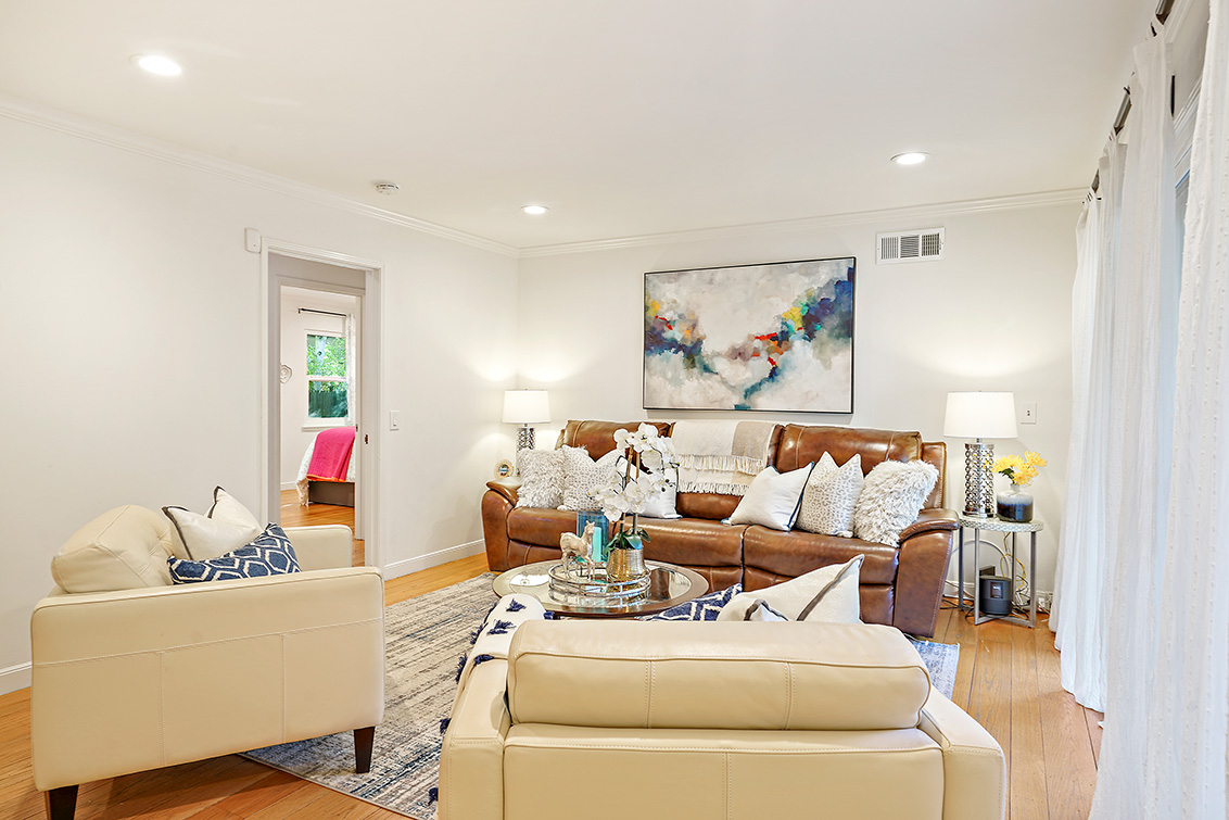 Living Room (B) picture - 1260 University Ave, Palo Alto 94301