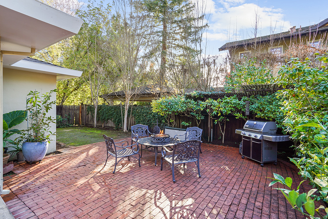 Patio 2 (A) Picture - 1260 University Ave, Palo Alto 94301 Patio 2 (A) picture - 1260 University Ave, Palo Alto 94301