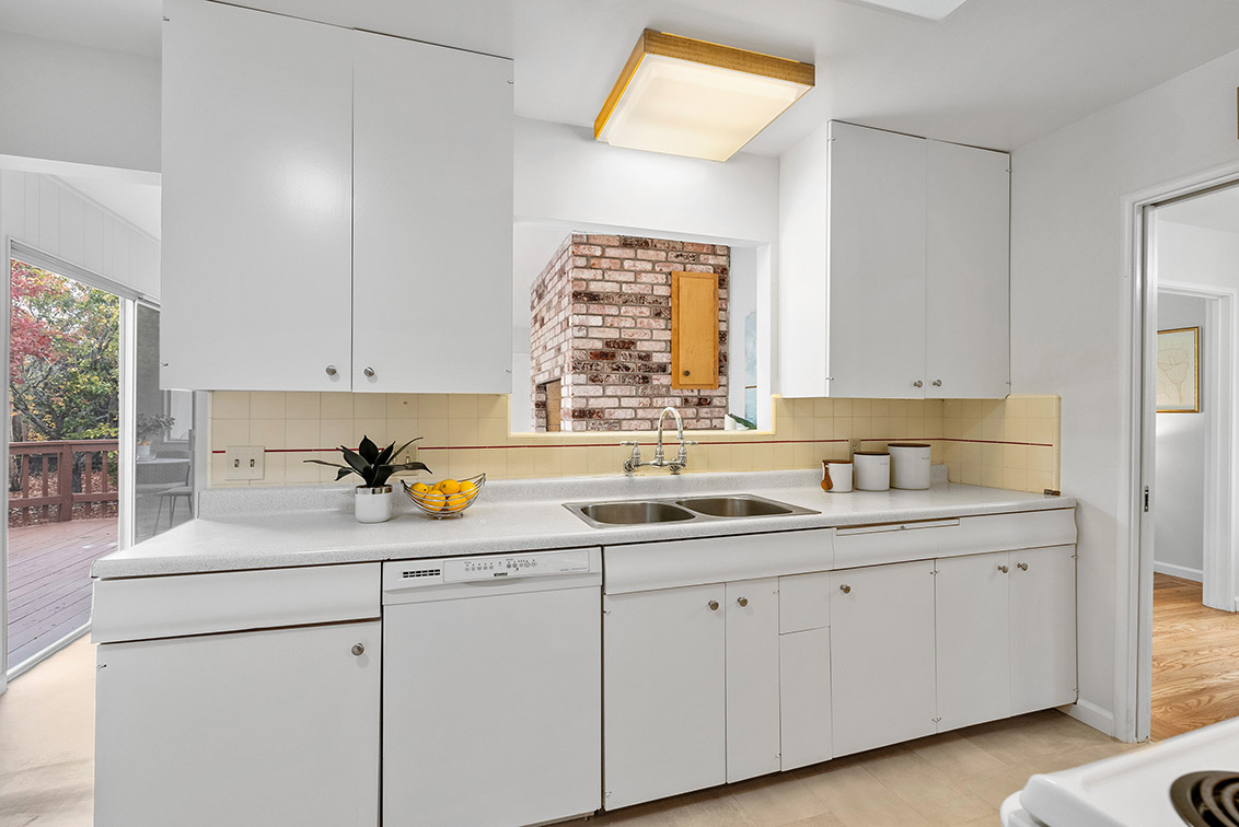 Kitchen - 3815 Grove Ave, Palo Alto 94303